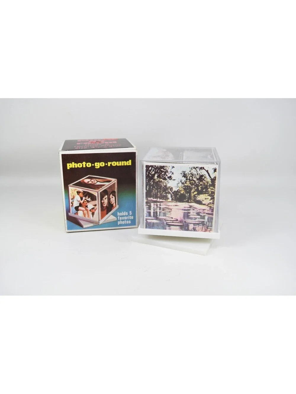 VTG 1970s Acrylic Photo Cube Frame Photo Go Round for 3 3/4